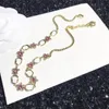 Colar com pingente floral de strass rosa elegante cristal feminino carta jóias pingentes colares para presentes de aniversário de namorados 282 g