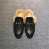 Designer tofflor päls prinsetown mulor lägenheter kvinnor loafers äkta läder sandaler casual skor metall kedja sko män spets sammet s8858