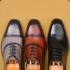 Allacciatura Scarpe formali italiane in vera pelle per uomo Scarpe brogue oxford da lavoro da uomo Scarpa da uomo di lusso con testa quadrata nera