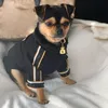 T-shirt con maglione per cani stampati con lettere, felpe primaverili, abbigliamento per cani Schnauzer Bulldog Corgi, vestiti per cuccioli