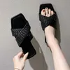 2021 zomer ins mode vrouwen snoep kleur plaid platte slippers paars geel lage hakken strand dia's muilezels schoenen plus size 41 42 PLKN43254