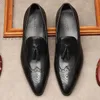 2022 Brogue Ayakkabı Erkek Püskül Loafer Hakiki Deri Siyah Kahverengi Erkekler Elbise Ayakkabı Sivri Burun Düğün Örgün Ayakkabı