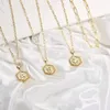 Mulheres personalizadas 18K 14k Gold em camadas clipe de papel manchas de link de aço jóias de colar de letra de letra inicial de aço