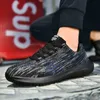Üst Moda Fly Knit Bayan Erkek Koşu Ayakkabıları Gri Siyah Mavi Kırmızı Tenis Spor Eğitmenler Sneakers Boyutu 39-45 Kod: 97-2065