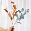 Декоративные цветы венки 1Pcartifififice Eucalyptus Plants Leaves Long Plastic Pole Silk Fake Wall для домашней свадебной стрельбы опоры