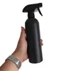 500 ml de grandes bouteilles de pulvérisation rechargeables de 16 oz Bouteilles d'emballage en plastique de couleur noire pour le nettoyage de l'huile essentielle d'aromathérapie avec vaporisateur à gâchette
