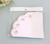 50 stks / partij laser gesneden papier confetti kegels houder ondersteuning voor tuin bruiloft decoratie hart vorm kant uitgeholde bruiloft decors levert CL0022