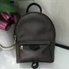 2021 HOT! Kvinnor Mode Ryggsäck Man Travel Ryggsäck Mochilas Skolan Mens Leather Business Bag Stora Laptop Shopping Tresentväska