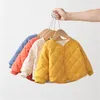2024 Herumn Winter neuer Baumwoll -Strickjacken Baby Kinder plus Samt Liner Komfortable warmes Mantel Mode Jungen Mädchen Solid Color Clothing