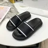 Zapatos de mujer moda Beach Hotel Shower Room Parte inferior gruesa Zapatilla blanca plataforma Black Alphabet Sandals lady Leather High heel Slippers Luxurys Designers