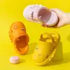Sandales d'été pour enfants et pantoufles bébé intérieur antidérapant mignon dessin animé dinosaure sandales garçons et filles chaussures de trou respirant 210713