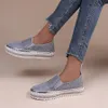 2024 New Arrint Fashion Mandis Femmes Chaussures robes Chaussures Low Tops Platforms Sneakers raffinés Rimestone Classic Silver Pink Crystal Designer Career Office Slipon Casual