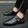 2021 Original Mäns Casual Dress Shoes Fashion Soft Sole Business Läder Män Sport Sneakers Trainers