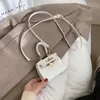 Mini Tote Tasarımcı Messenger Çanta Çanta Kızlar Çocuklar için Çanta Moda Lady Omuz Çantaları Lüks Çapraz Vücut Kozmetik Kulaklık Kılıfları Lychee Desen Sikke Çanta HBP