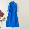 Printemps 3/4 manches col en V bleu robe couleur unie lambrissé boutons mi-mollet élégant XXL grande taille robes décontractées 21D161124