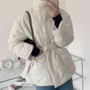 冬の厚いミニマリストスタンドカラー長袖の女性のルーズジャケットソリッドカラーレースアップコットンパッド付き衣服8Q518 210510