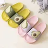 Kvinnor Sommar Tofflor Strand Slide Sandaler Flip Flops Cartoon Fruits Avokado Tjock Bottom Comfort Män Ladies Par Girls Shoes Y0427