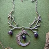 Collier avec Branches de croissant de lune violet, pendentif de sorcière, bijoux de forêt fantaisie, brindille gothique, bijoux de mariage Wicca, colliers 223L