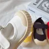 2021 Bahar ve Yaz Yeni Erkek Ve Kız Işık Rahat Küçük Beyaz Ayakkabı Bebek Sevimli Renk Sihirli Yapıştır Yumuşak Tabanlı Bez Ayakkabı X0703