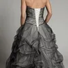 New White and Black Dresses Sweetheart Sleeveless Applique Beaded Ruffles Sweep Train Tulle Princess Wedding Gowns 0509