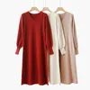 Elegant retro lykta ärm v-hals stickad klänning höst och vinter mittlängd ren färg hög midja tröja 210520