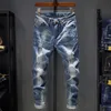 Rippade jeans män Slim fit ljusblå stretch mode streetwear frayed hip hop nöded casual denim jeans byxor manliga byxor 210318