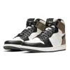 Med Box Jumpman 1 basketskor 1s J1 Låg sneakers Womens Reverse Mocha Olive Black Phantom Satin Bred Royal Reimagined Celadon UNC Men Trainers Sports Sport