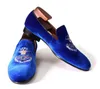 Klänningskor 2021 Promotion Spring Men Velvet Loafers Party Wedding Europe Style Blue Broderade tofflor Driving Moccasin