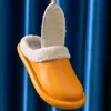 レディース高品質の革屋内スリッパ防水靴フラット冬の温かい女性の家の厚い靴底スライドスリッパ