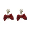 Orecchini pendenti con nodo a fiocco in velluto di moda per le donne Orecchini pendenti con perle popolari Bowknot eleganti orecchini rossi per ragazze, regali di gioielli di Natale
