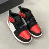 2021 Barn 1 Basketskor Tjejpojkar Baby 1s Wolf Grå Blå Svart Vit Röd Prom Night Kid Sneakers Tennis Barn Multi Sport Toppkvalitet