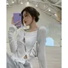 Yedinas Koreaanse Slash Neck Slim T-shirt Lange mouw Hol Oblique Gesp Chic Design T-shirts Dames Sexy Onregelmatige T-shirt 210527