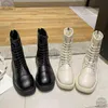 2021新しい秋の女性のブーツレザーの靴下の戦利品ローヒールスクエアトゥファッションレディカジュアルパンプスシューズゴシックプラットフォーム