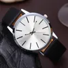 Mens Watch Vattentät Läderarmband 40mm Klassisk Casual Fashion Business Style High-end atmosfär för pojkvängåva