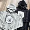 sudadera con capucha del oso polar
