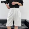 IEFB ASSIMMÉTICA PLACKET colado elástico cintura terno shorts preto branco verão causal terno shorts streetwear homens 9y7748 210524