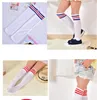 Höst Vinter Kids Knä Socks Ins Barn Stripe Tryckt Sticka Ben Sock 2021 Preppy Style Baby Girls Bomll Casual Tide Hosiery D090