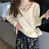 WERUERUYU V Neck Casual sweter z długim rękawem Loose Koreański Styl Solidny Sweter Kolor Oversized Knitting Tops Kobieta 210608