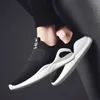 Oddychające Potrójne Czarne Buty do biegania dla mężczyzn Kobiety Czarny Biały Męskie Kobiet Outdoor Sport Runner Walking Jogging Trainer Sneaker Buty