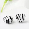 Pasuje do bransoletek Pandora 30 sztuk Zebra-stripe serce emalia srebrne wisiorki koralik paciorki do sprzedaży hurtowej Diy europejski Sterling naszyjnik biżuteria