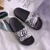 Summer Men Slippers Unisex Bathroom Home Slides Male Couple Beach Sandals Fashion House Shoes Non-slip Floor Flip Flops TX222 Y220221