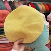 rosa fransk beret