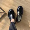 드레스 슈즈 스프링과 가을 진짜 가죽 두꺼운 바닥 여자 라운드 발가락 버클 사무실 경력 경력 단단한 검은 머핀 여성 플랫폼 신발