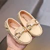 Neue Kinder-Loafer-Schuhe für Jungen, flache Turnschuhe, Baby-Mädchen-Leder-Mokassins, Kinder-Slipper, weiche, atmungsaktive, lässige Studentenschuhe