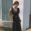 女性のドレス韓国のファッション服ビンテージスクエアカラーレースアップヴィステッドスリムフィットプリントランタンスリーブドレス14032 210427