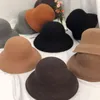kızlar için siyah fötr şapkalar