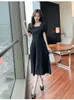 Fransk svart kortärmad damer sommar retro kvadratisk hals Backless Hepburn stil klänning mode 210529