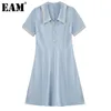 [EAM] Abito da donna in maglia blu con bottoni a contrasto con risvolto manica corta vestibilità ampia moda primavera estate 1DD7913 210512