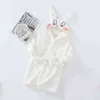 Vinter pyjamas Tjejer Robe Kids Boy Flannel Hooded s Rosa Kanin Cartoon Homewear Cotton Sleeper Bathrock 211130