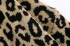 Wiosenne dziewiarskie zwierzę Leopard Cardigan Coffeeving sweter Sweter Retro kobieta V Neck Długi Rękaw Jumper Luźne Knitwear 210429